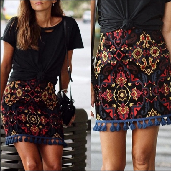 Zara tapestry tassels mini skirt Sz Large NWT - Picture 6 of 8